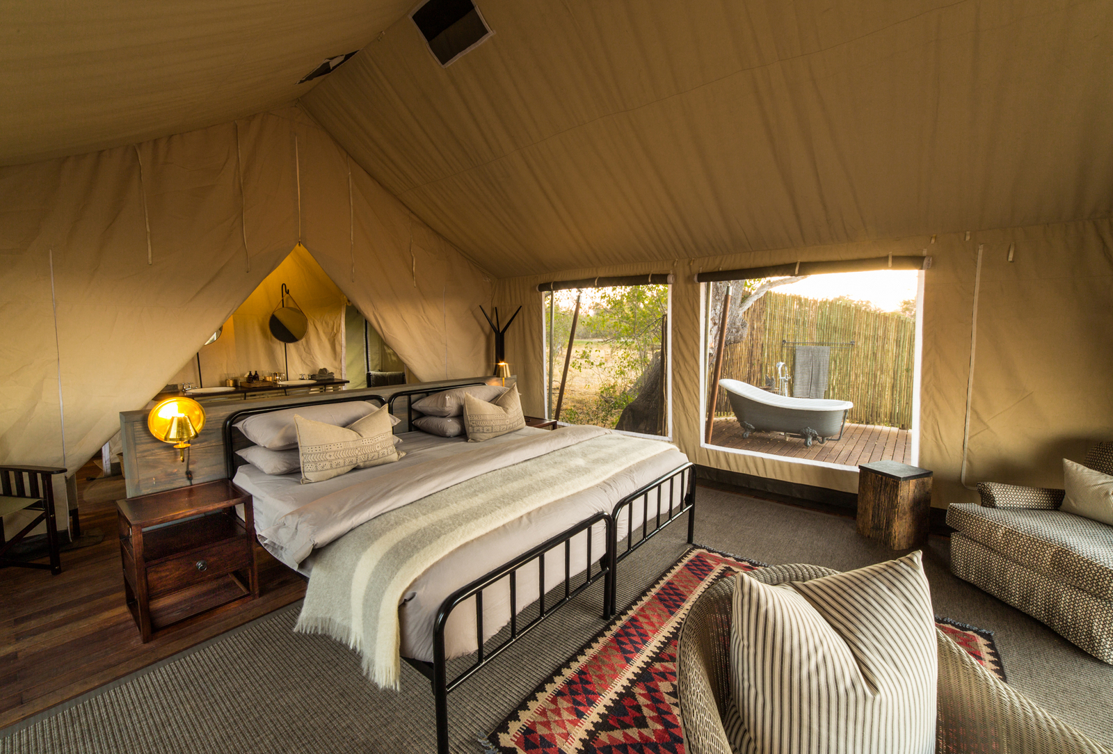 Little Machaba Camp Little Machaba Camp: Gästezelt mit Außenwanne