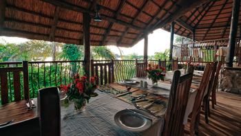 Mukambi Safari Lodge: Esstisch