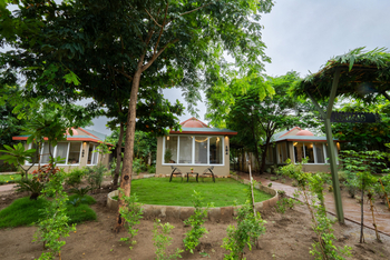 Tathastu Resort Tadoba: Gästechalets