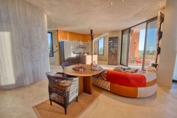 The Ekipa Etosha: Lounge