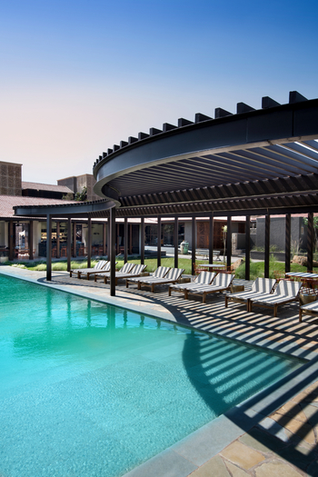 Aramness Aramness: Geschwungenes Schattendach