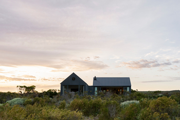 Coot Club: Boathouses - Außenansichten