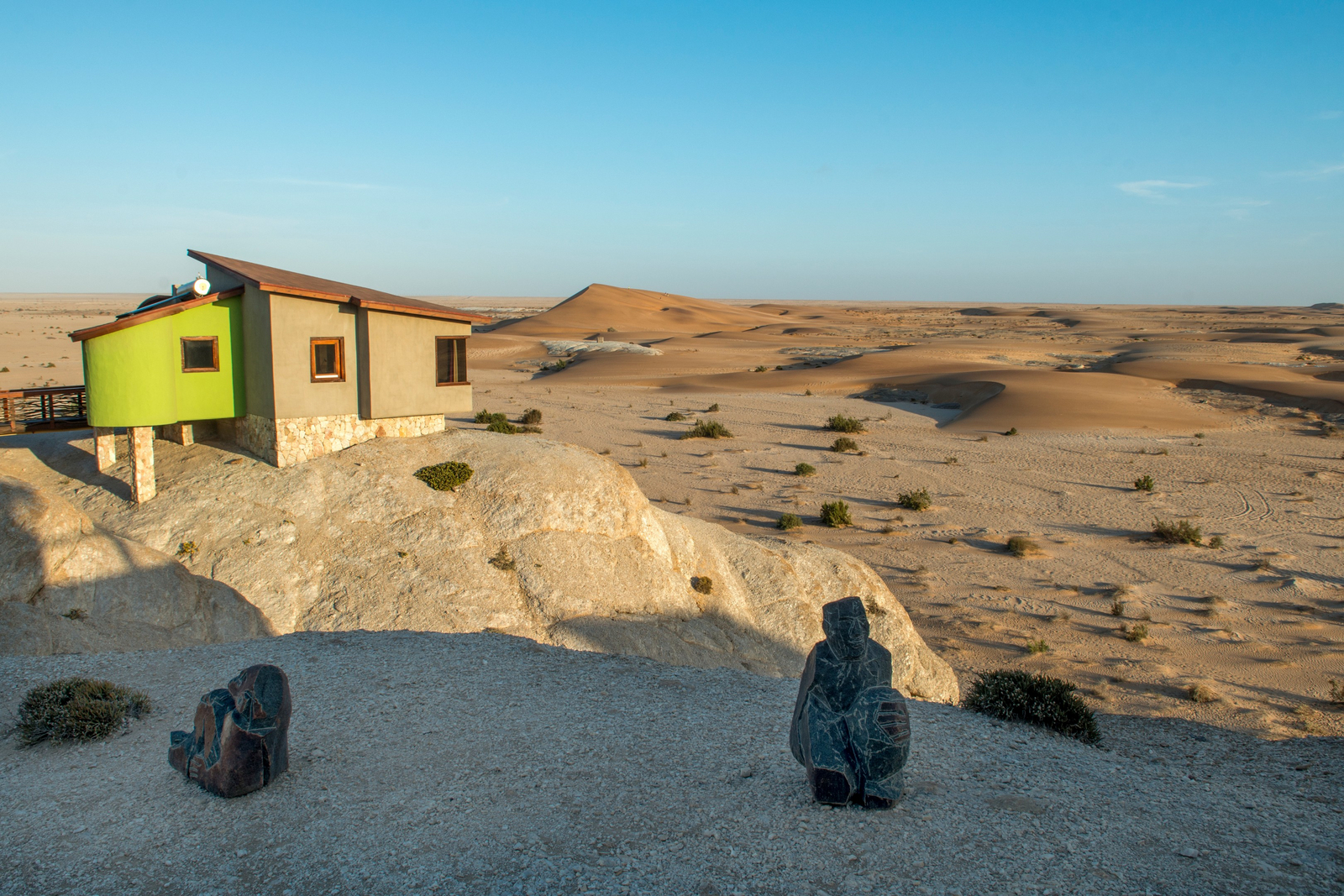 Desert Breeze Lodge Desert Breeze Lodge: Chalet im Abendlicht