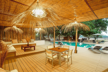 Flatdogs Camp: lounge und Pool