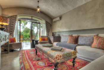 Chobe Game Lodge: Family Room - Lounge