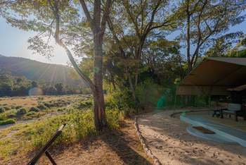 Kitich Forest Camp: Zelt am Ufer des Ngeng River