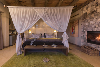 Onguma The Fort: Bush Suites