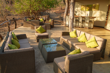 Mkulumadzi Lodge: Sessel und Sofas