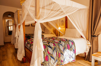 Mt. Meru Game Lodge: Twin Room Interior