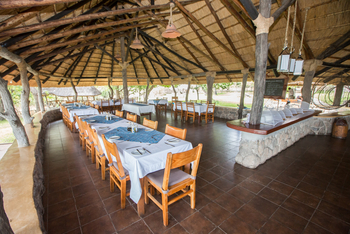 Mvuu Lodge: Restaurant