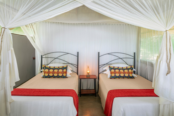 Nanzhila Lake Camp Nanzhila Lake Camp: Einzelbetten mit Moskitonetz