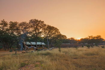 Verney's Camp: Aussenansicht