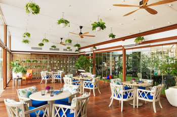 Vivanta by Taj President: HerbHouse Bistro