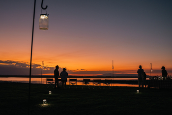 Gorongosa Safaris: Silhouetten bei Sonnenuntergang