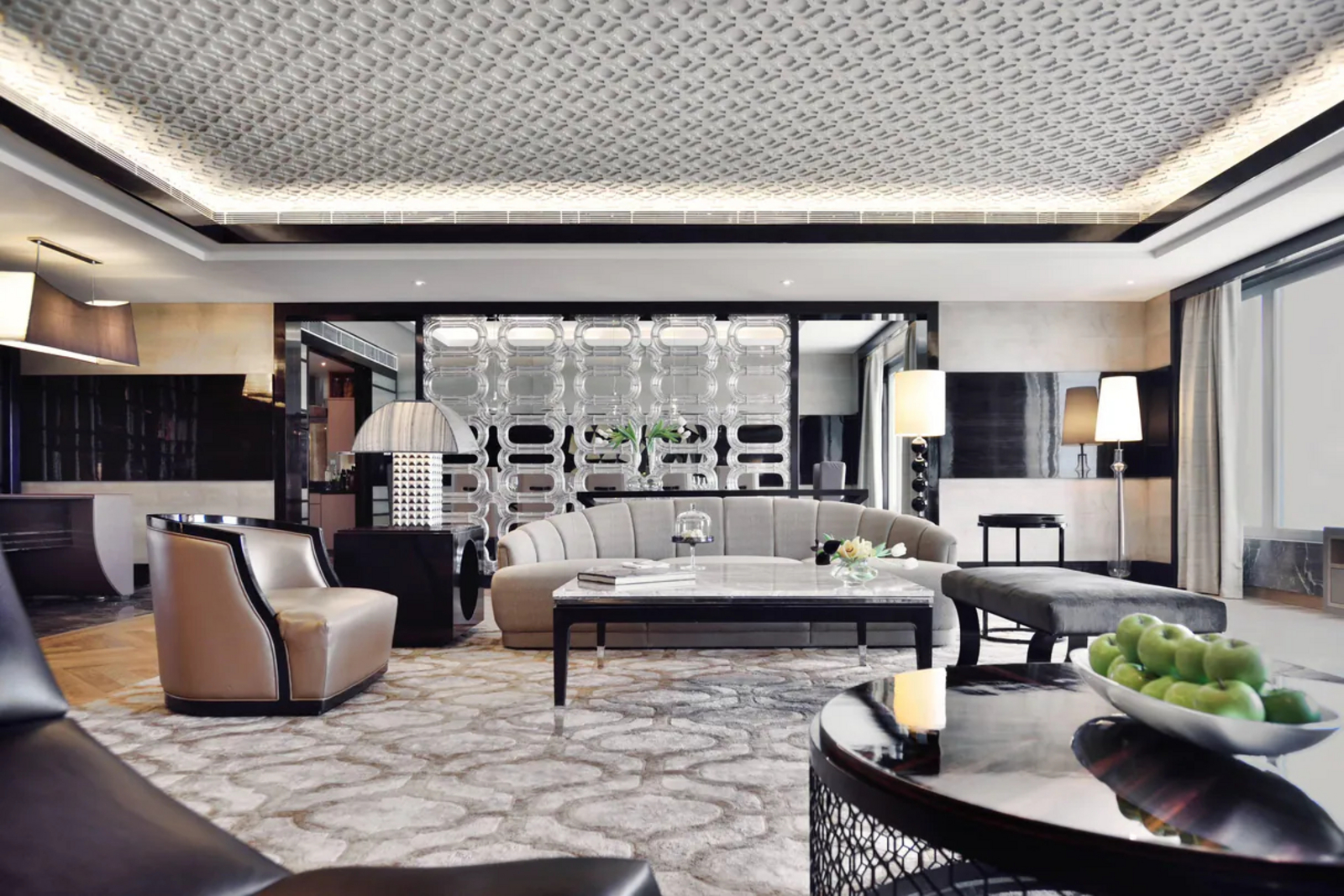 JW Marriot Hotel New Delhi Aerocity JW Marriot Hotel New Delhi Aerocity: Suite Lounge