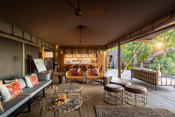 Little DumaTau: Lounge