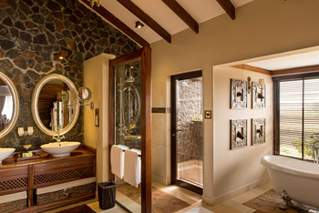 Ngorongoro Oldeani Mountain Lodge: Badezimmer