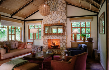 Volcanoes Bwindi Lodge: Private Lounge