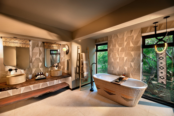 andBeyond Phinda Forest Lodge: Family Suite Bad