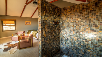 Bagatelle Kalahari Game Ranch: Bad und Lounge