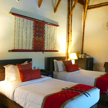 Diphlu River Lodge: Cottage Interieur