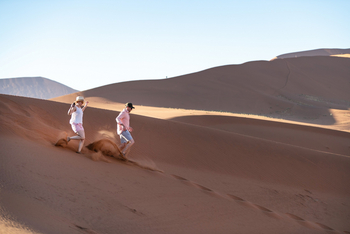 Hoodia Desert Lodge: Lauf durch Sand