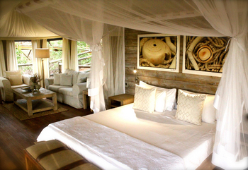 Nambwa Tented Lodge: Doppelbett und private Lounge