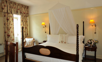 Victoria Falls Hotel: Doppelbett