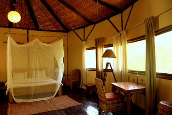 Enjojo Lodge: Schreibtisch