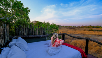 Mukambi Fig Tree Bush Camp: Outdoor Bett