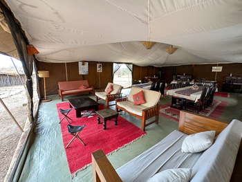 Porini Amboseli Camp: Lounge und Speisebereich