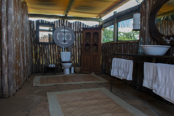 Richard's River Camp: Gästebad