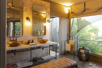 Duma Tau Camp Duma Tau Camp: Standardzelt - Bad