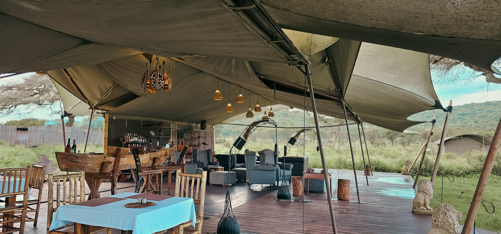 Asanja Moru Asanja Moru: Lounge und Speisebereich