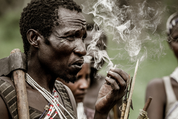 Legendary Mila Tented Camp: Hadzabe-Mann