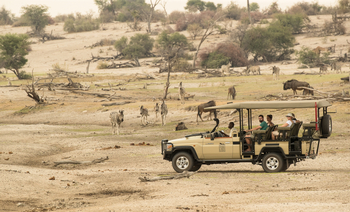 Leroo La Tau Lodge: Game Drive