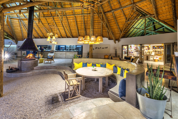 Mushara Bush Camp: Lodge und Garten