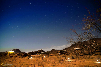Ozondjou Trails: Camp bei Nacht