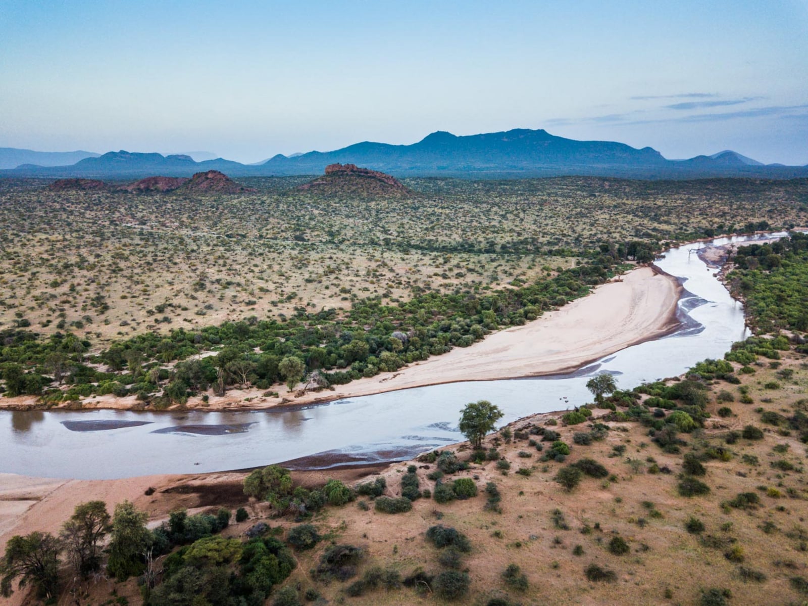 Sasaab Sasaab: Landschaft am Evaso Nyiro