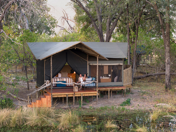 Shinde Footsteps Shinde Footsteps: Gäste vor ihrem Zelt