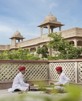 Six Senses Fort Barwara: Brettspiel im Gartenhof