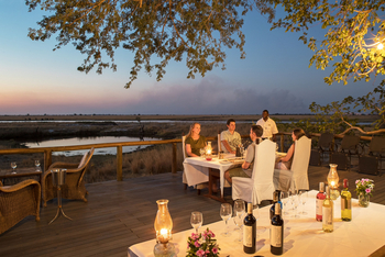 Chobe Savanna Lodge: Dinner im Freien