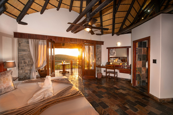 Etosha Mountain Lodge: Gästezimmer