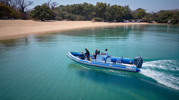 Kaya Mawa Kaya Mawa: Motorboot