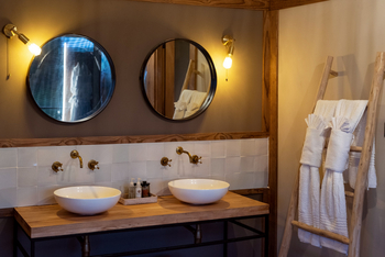 Lemala Nanyukie Lodge: Doppelwaschtisch