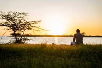 Nata Lodge Nata Lodge: Kleine Akazie am Pfannenrand