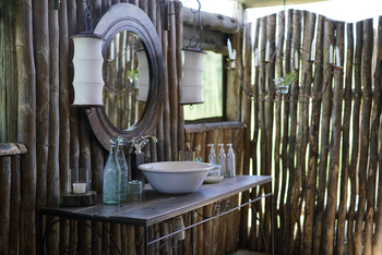 Richard's River Camp: Gästebad