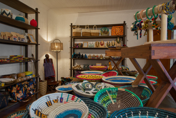 Sabyinyo Silverback Lodge: Souvenirshop