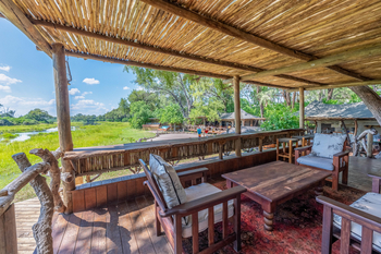 Saguni Safari Lodge Saguni Safari Lodge: Blick aus der Lounge