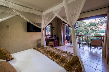 David Livingstone Safari Lodge: Blick Richtung Balkon